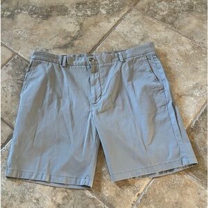 Vineyard Vines shorts sz 40